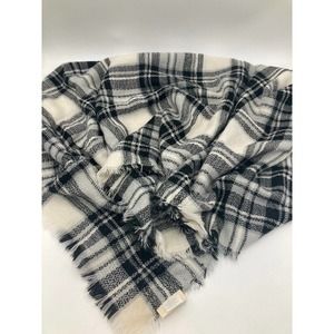 ModCloth Black White Plaid Knit Crochet Fringe Shawl Scarf Wrap Blanket Throw